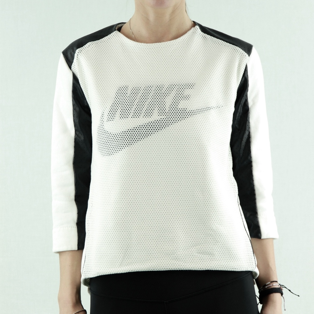 Nike Women's Perforated 3/4 Sleeve Crew Top -XS
